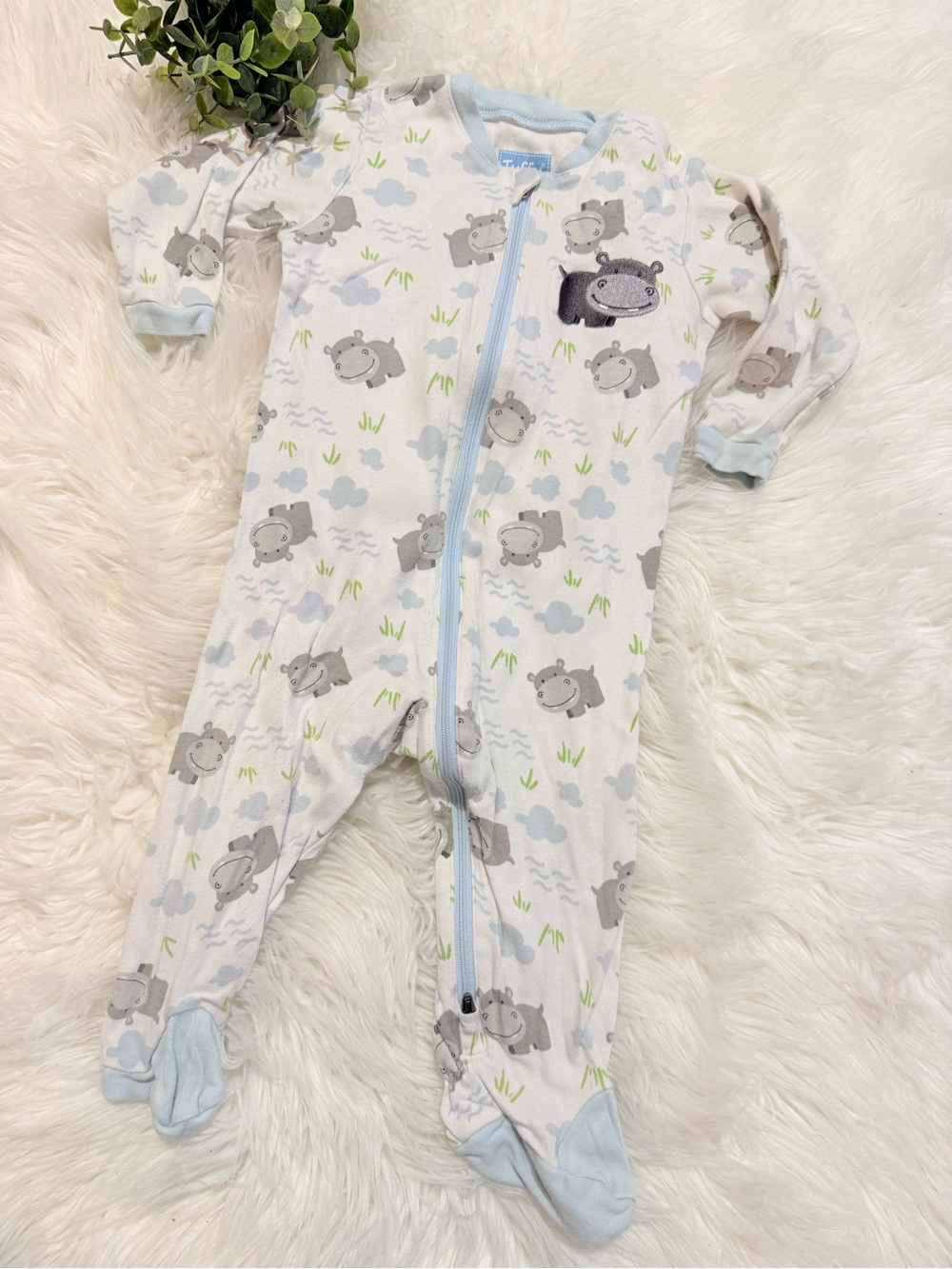 🌿10/$25 • Tuffy Baby Blue Hippo Print Footed Zip Sleeper